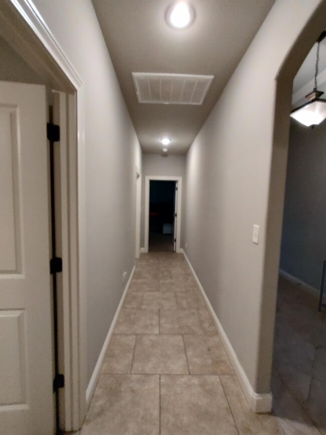 Building Photo - 6790 Woodridge Drive