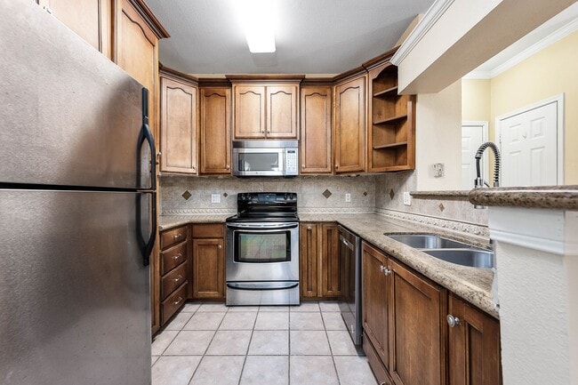 Building Photo - 1330 Old Spanish Trl