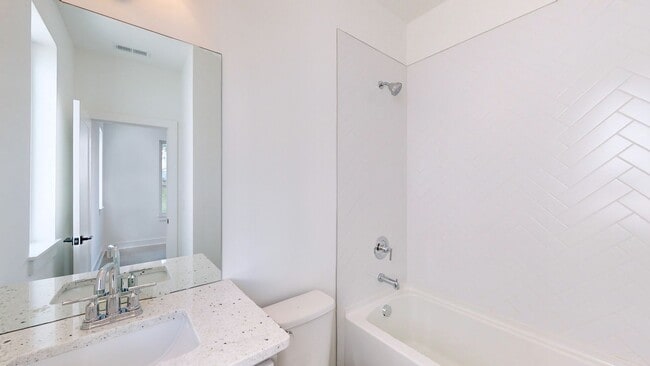 Building Photo - Nashville 3 Bedroom