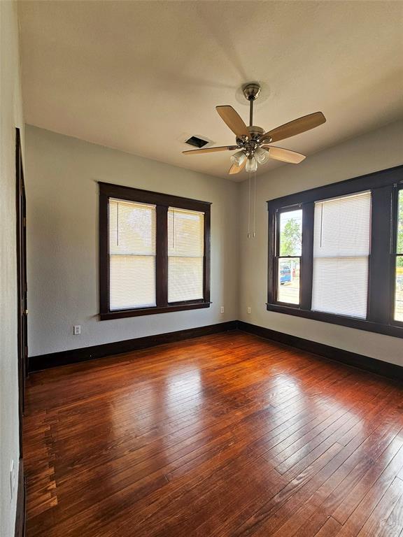 Building Photo - 718 Boundary St