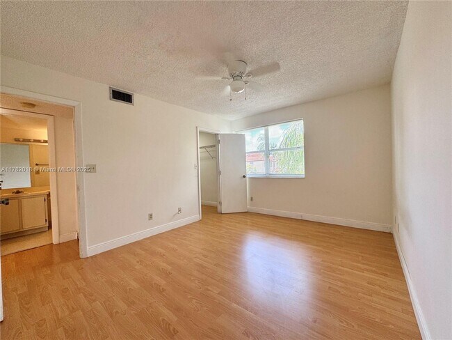 Building Photo - 1226 SW 113th Terrace