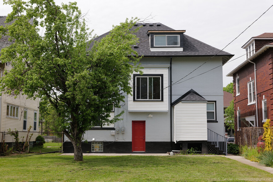 Backyard - 266 King St
