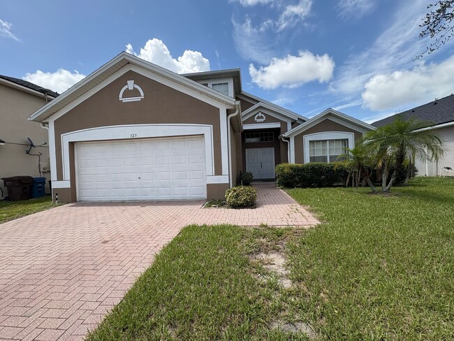 Building Photo - 2 Story Home. 3bed/3bath home/bonus room