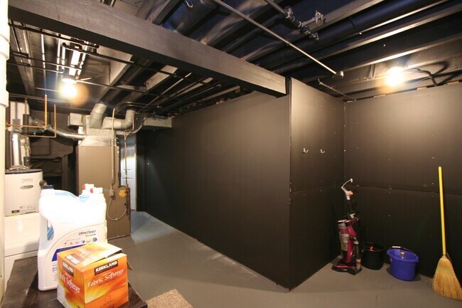 Building Photo - 233 Garfield Ave SW