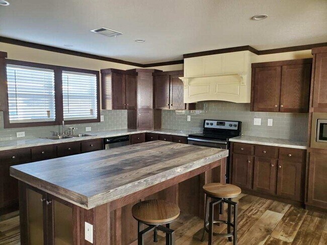 View of large island *Picture from Owner's Purchase. - 179 Davis Rd