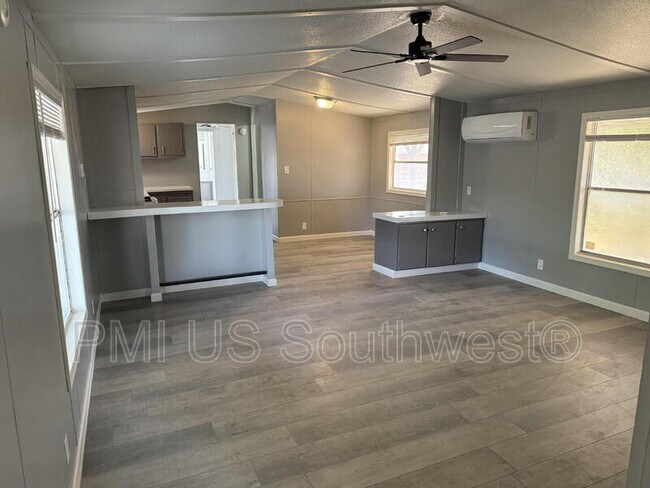 Building Photo - 314 Riverwood Ln