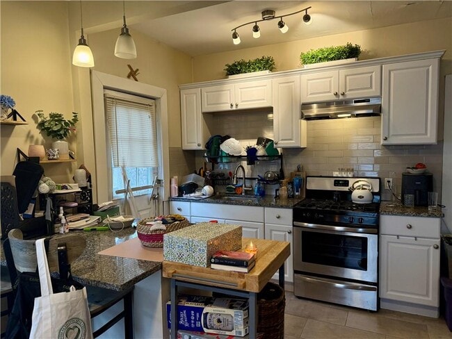 Building Photo - 157 Smith St