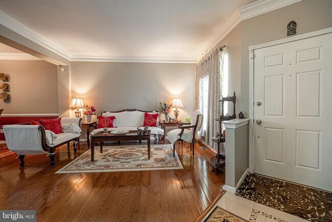 Primary Photo - 227 Birchwood Dr