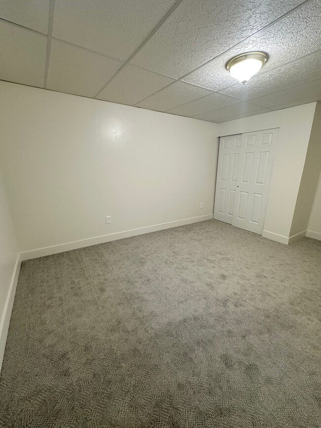 Building Photo - 270 S Edgehill Dr