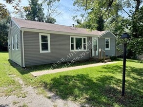Building Photo - Cute 3 Bed 1 Bath in Raytown-Available NOW!!