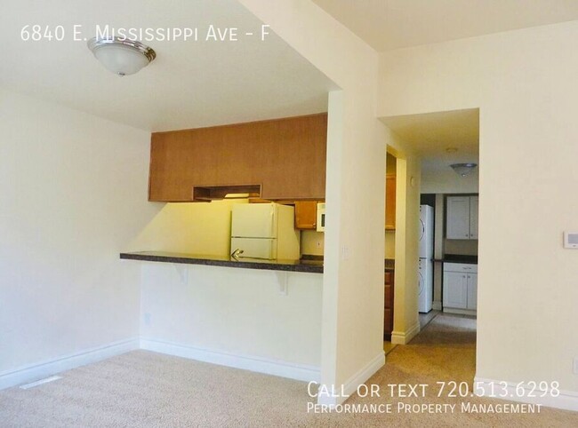 Building Photo - 6840 E Mississippi Ave