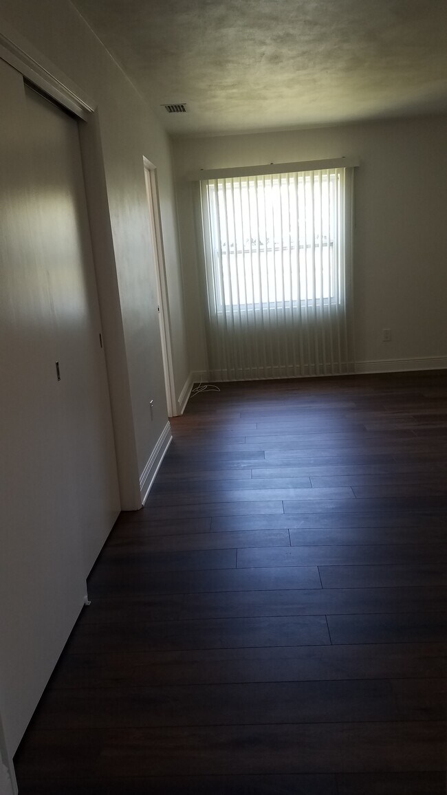 Building Photo - 15 N Neptune Ave