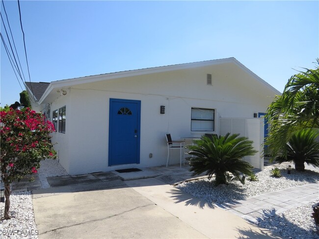 Building Photo - 717 95th Ave N