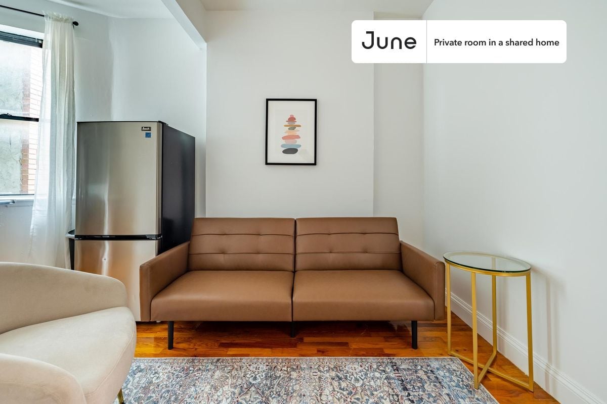 Building Photo - Room in Shared 2 bed/1 bath home