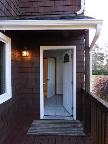 Primary Photo - 212 Huntingford St