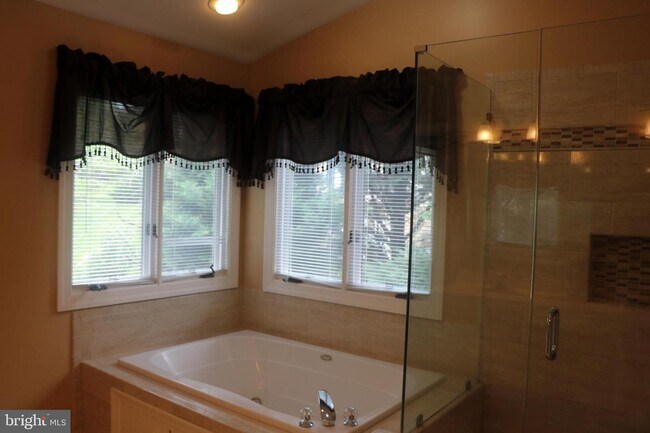 Building Photo - 9700 Braided Mane Ct