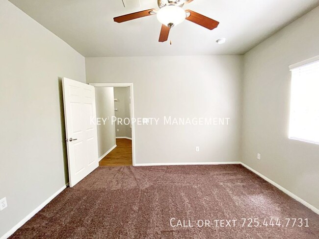 Building Photo - 3 BEDROOM 2 BATH CONDO WITH ATTACHED 2 CAR...