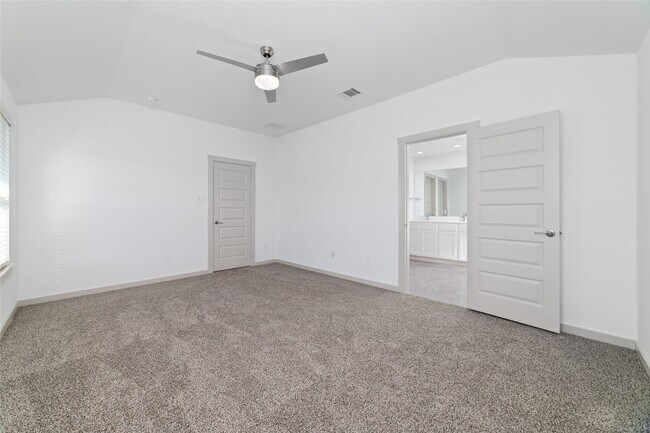 Building Photo - 7010 Fleetwood Crescent Wy