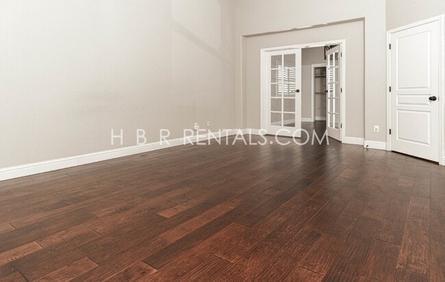 Building Photo - 422 Meyenberg Ave