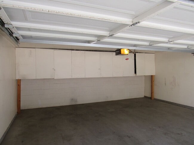 Building Photo - West Lancaster Condo In  Gated Community Near A.V College