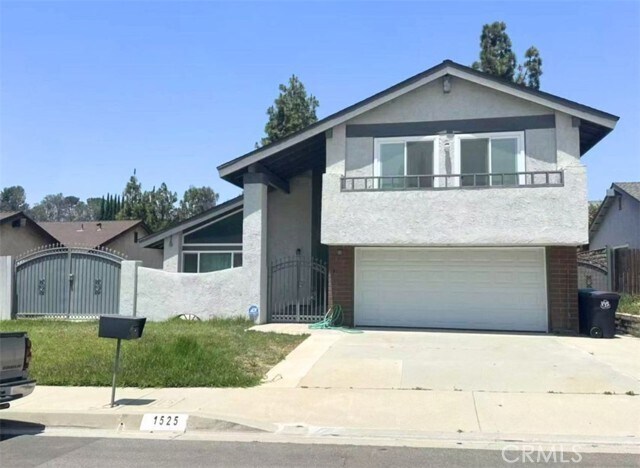 Primary Photo - 1525 Meadow Glen Rd