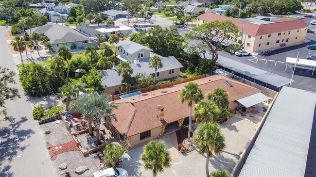 Building Photo - 813 Ormond St