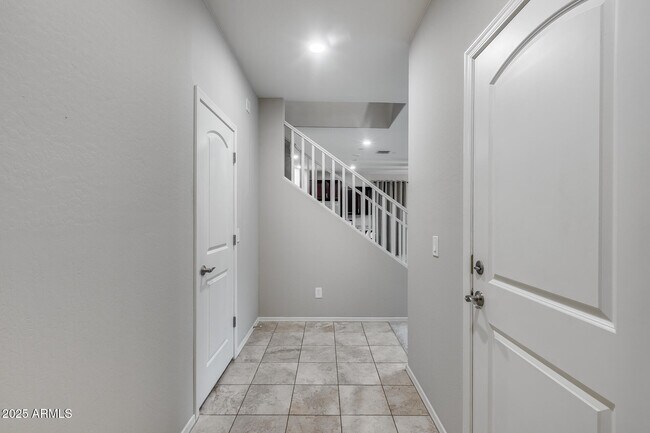 Building Photo - 6853 E Posada Cir