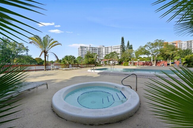 Building Photo - 1300 NE Miami Gardens Dr