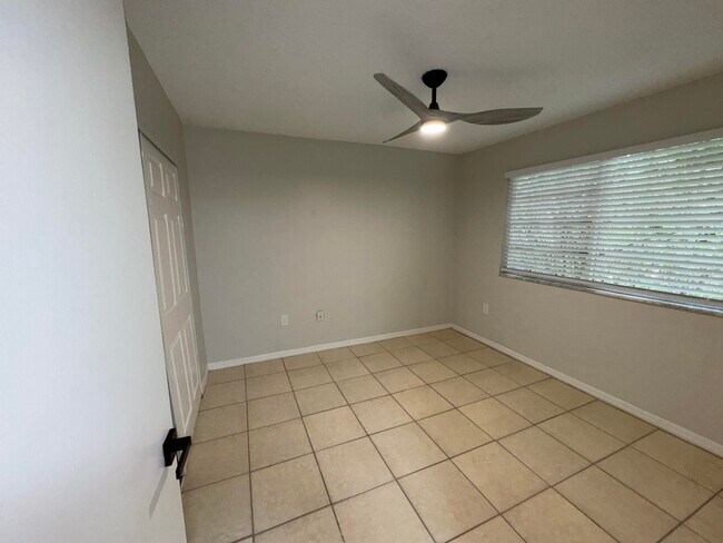 Building Photo - 8945 Okeechobee Blvd