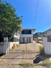 Building Photo - 3 Bedroom, 2 Bath Home in Kaimuki