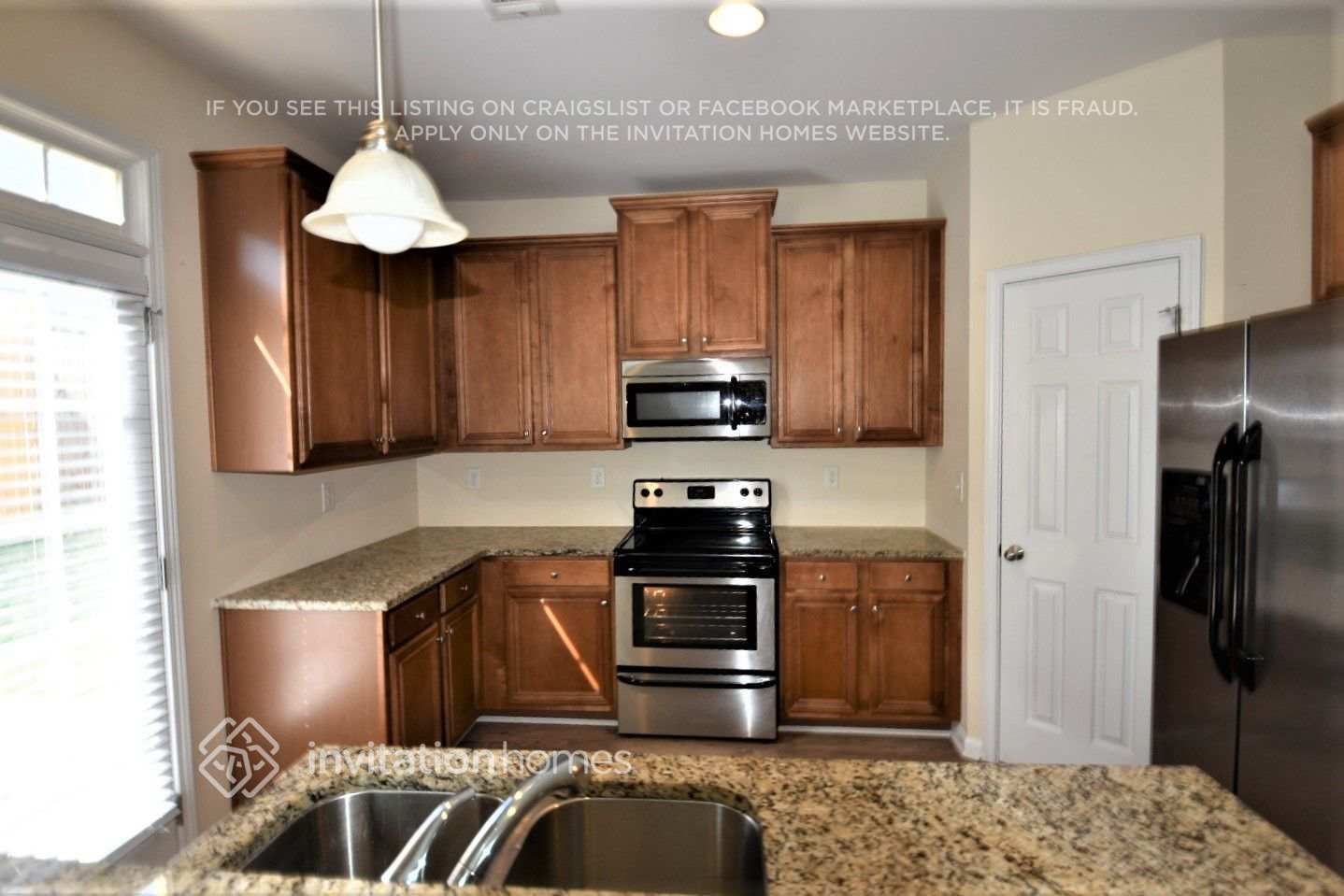 Building Photo - 5519 Chatham Cir NW