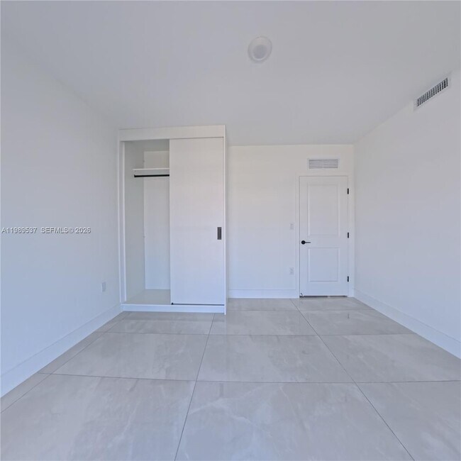 Building Photo - 1374 NW 1st St