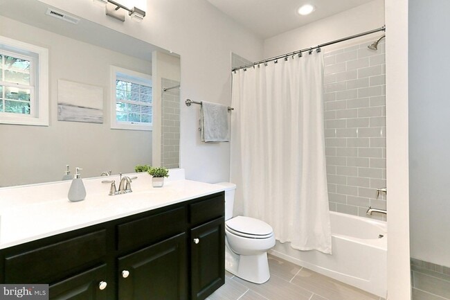 Building Photo - 6526 Dearborn Dr