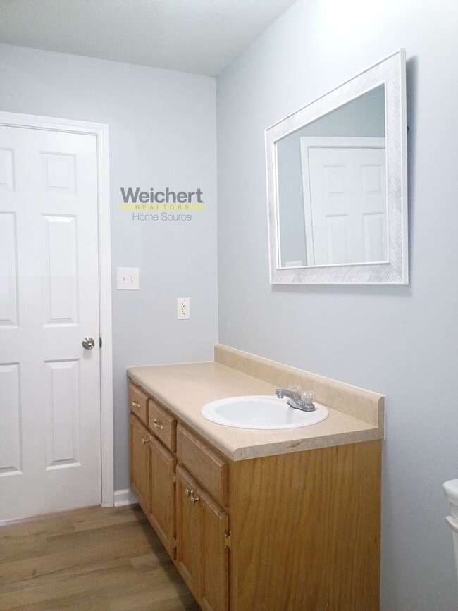 Building Photo - Freshly Remodeled 3BR/2BA with Carport & Spacious Backyard