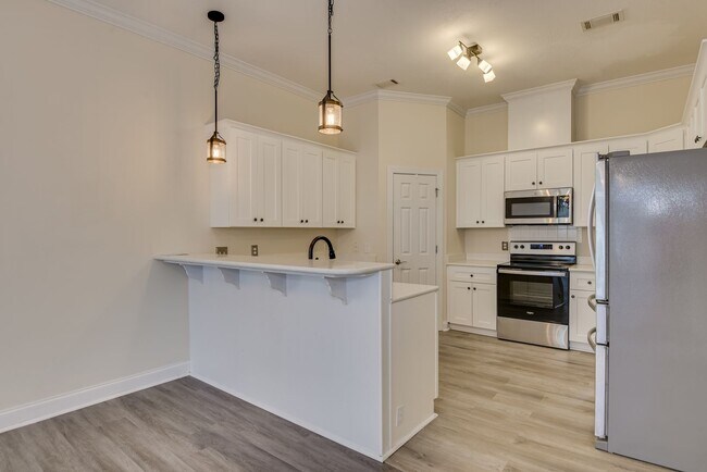 Building Photo - Price Drop Alert!  Fall Rental Specials No...