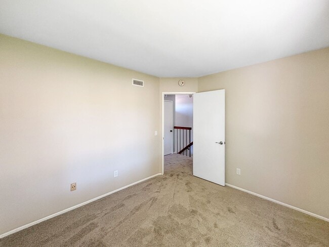 Building Photo - Beautifully updated 4-bed, 3-bath, two-sto...