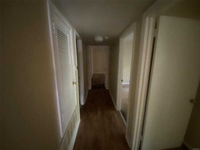 Building Photo - 2440 Price St