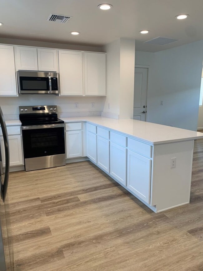 Building Photo - 2494 S Clovis Place-