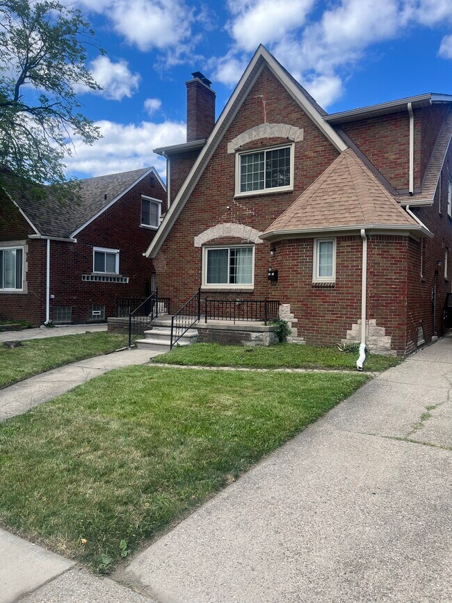 Primary Photo - 6012 Whittier