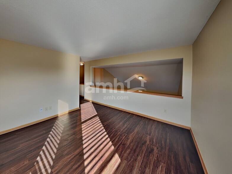 Building Photo - 395 Belfair Dr