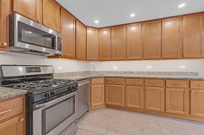 Building Photo - 1055 N Bluebonnet Ln