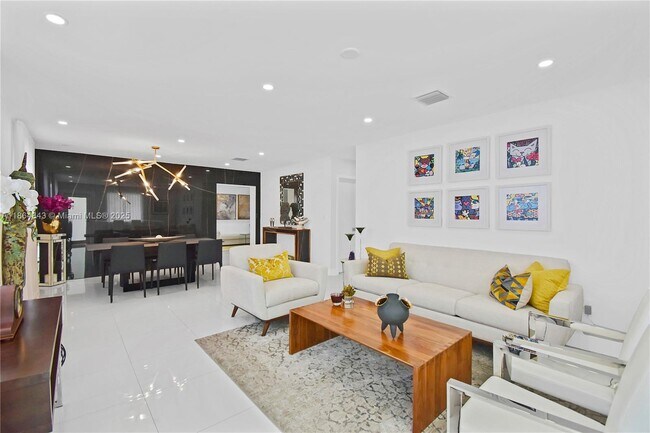 Building Photo - 14441 S Biscayne River Dr