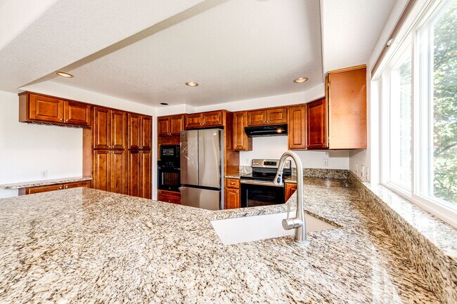 Building Photo - 9476 Morning Glory Way