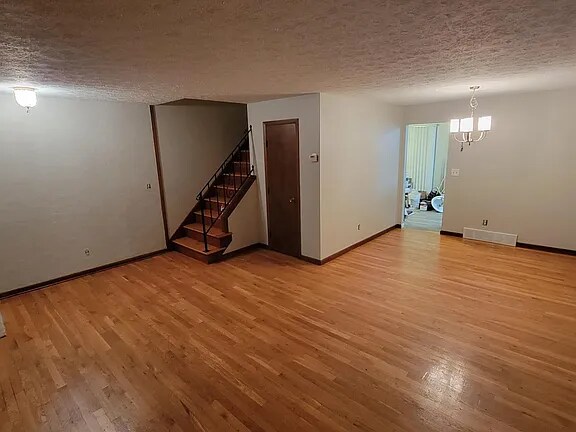 Building Photo - 6587 Beverly Dr