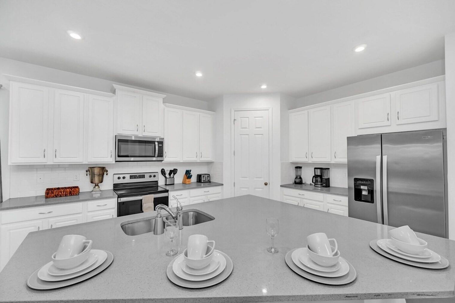 Building Photo - 8939 Amelia Downs Trail
