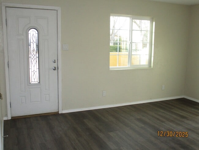 Building Photo - 13104 Oriente Ave NE