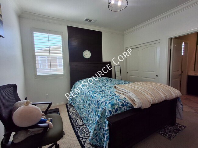 Building Photo - 24355 Verdugo Cir