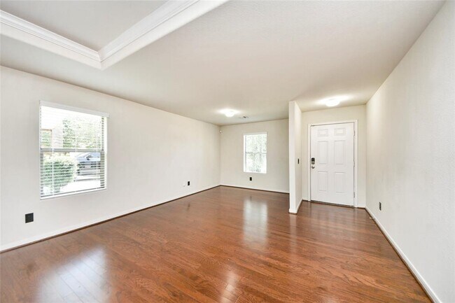 Building Photo - 5710 Camelia Evergreen Ln