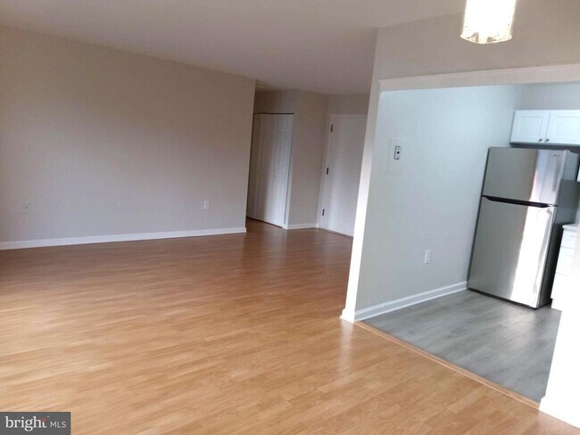Building Photo - 5250 Valley Forge Dr