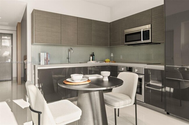 Building Photo - 1080 Brickell Ave